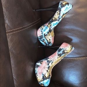 BUNDLE 3 FOR $15 Story heels